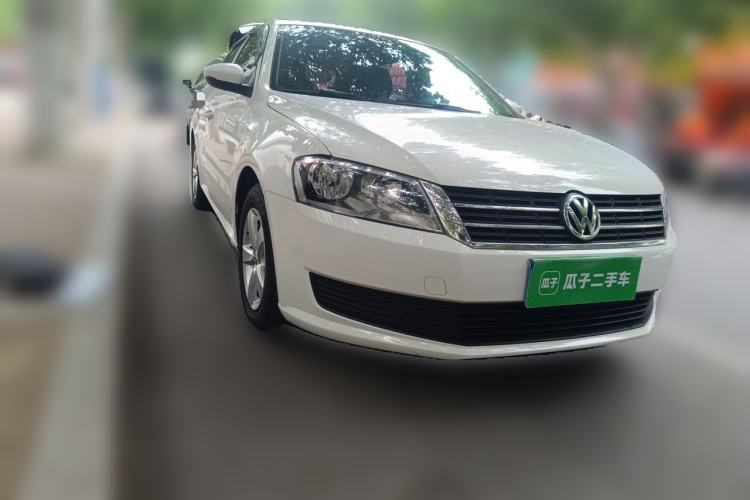 Used Volkswagen Gran Lavida 2013 1.6L Manual Fashion Model Front Right 45 Deg
