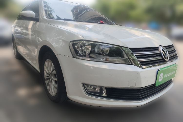 Used Volkswagen Gran Lavida 2013 1.4 TSI Automatic Luxury Model Front Right 45 Deg