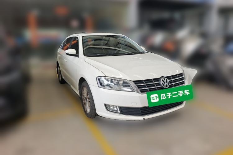 Used Volkswagen Gran Lavida 2013 1.4 TSI Automatic Comfort Model Front Right 45 Deg