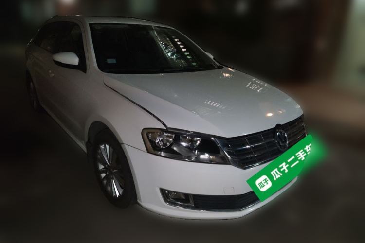 Used Volkswagen Gran Lavida 2013 1.4 TSI Automatic Comfort Model Front Right 45 Deg