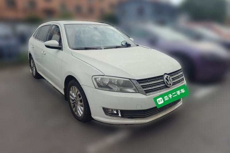 Used Volkswagen Gran Lavida 2013 1.4 TSI Automatic Comfort Model Front Right 45 Deg