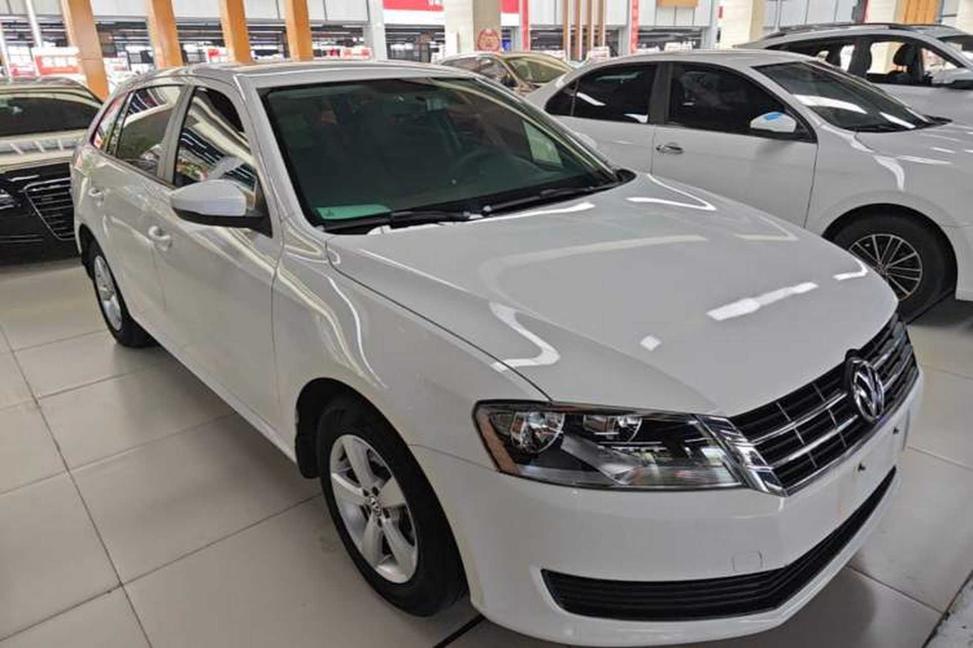Used Volkswagen Gran Lavida 2013 1.6L Automatic Fashion Model Front Right 45 Deg