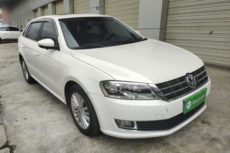 Used Volkswagen Gran Lavida 2013 1.4 TSI Automatic Comfort Model Front Right 45 Deg