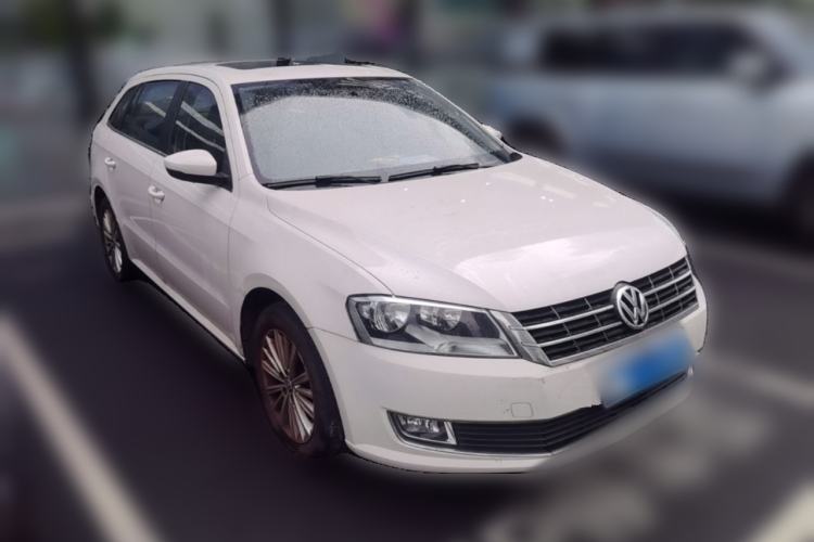 Used Volkswagen Gran Lavida 2013 1.4 TSI Automatic Comfort Model Front Right 45 Deg