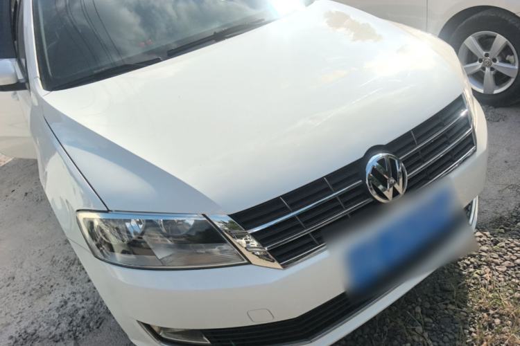 Used Volkswagen Gran Lavida 2013 1.4 TSI Automatic Comfort Model Front Right 45 Deg