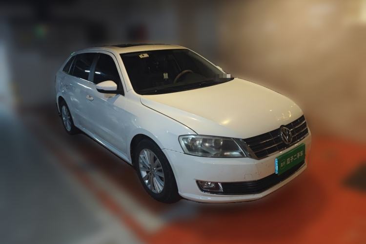 Used Volkswagen Gran Lavida 2013 1.6L Automatic Comfort Model Front Right 45 Deg