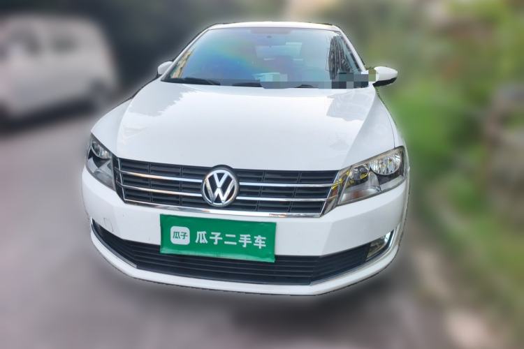 Used Volkswagen Gran Lavida 2013 1.6L Automatic Fashion Model Front