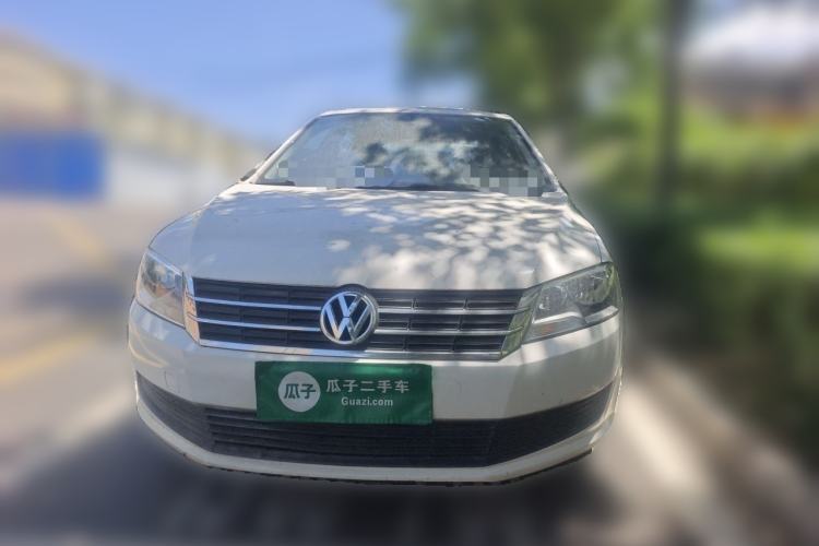 Used Volkswagen Gran Lavida 2013 1.6L Manual Fashion Model Front