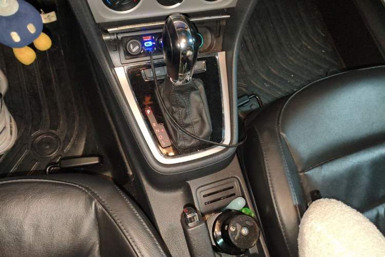 Used Volkswagen Gran Lavida 2013 1.6L Automatic Comfort Model Gear Lever