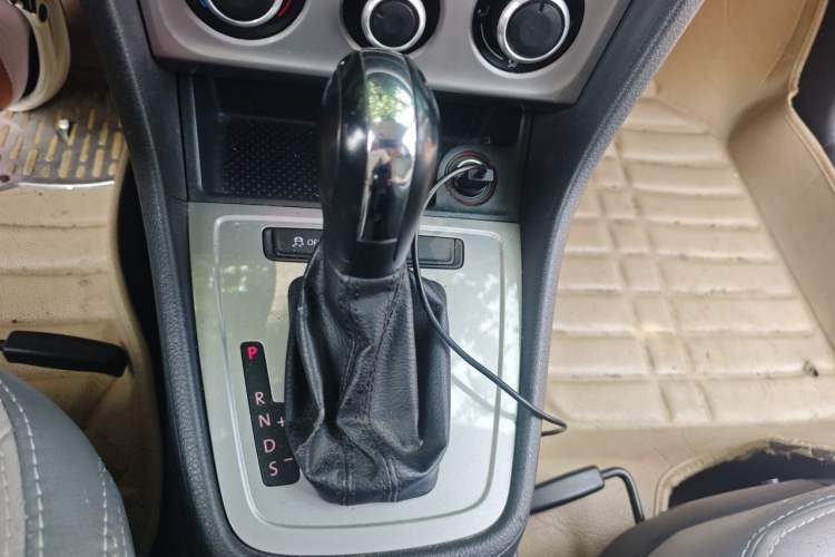 Used Volkswagen Gran Lavida 2013 1.6L Automatic Fashion Model Gear Lever