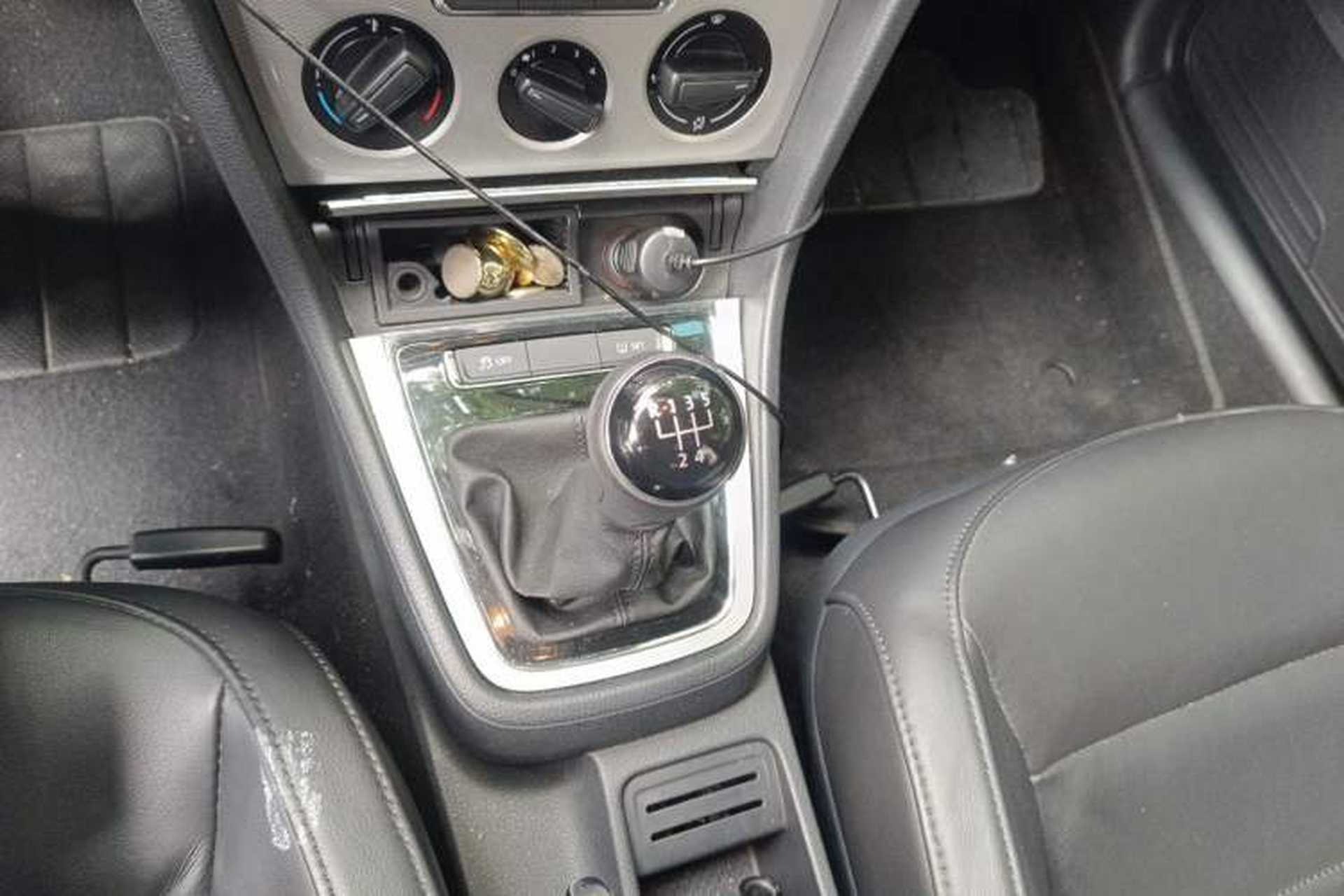 Used Volkswagen Gran Lavida 2013 1.4 TSI Manual Comfort Model Gear Lever