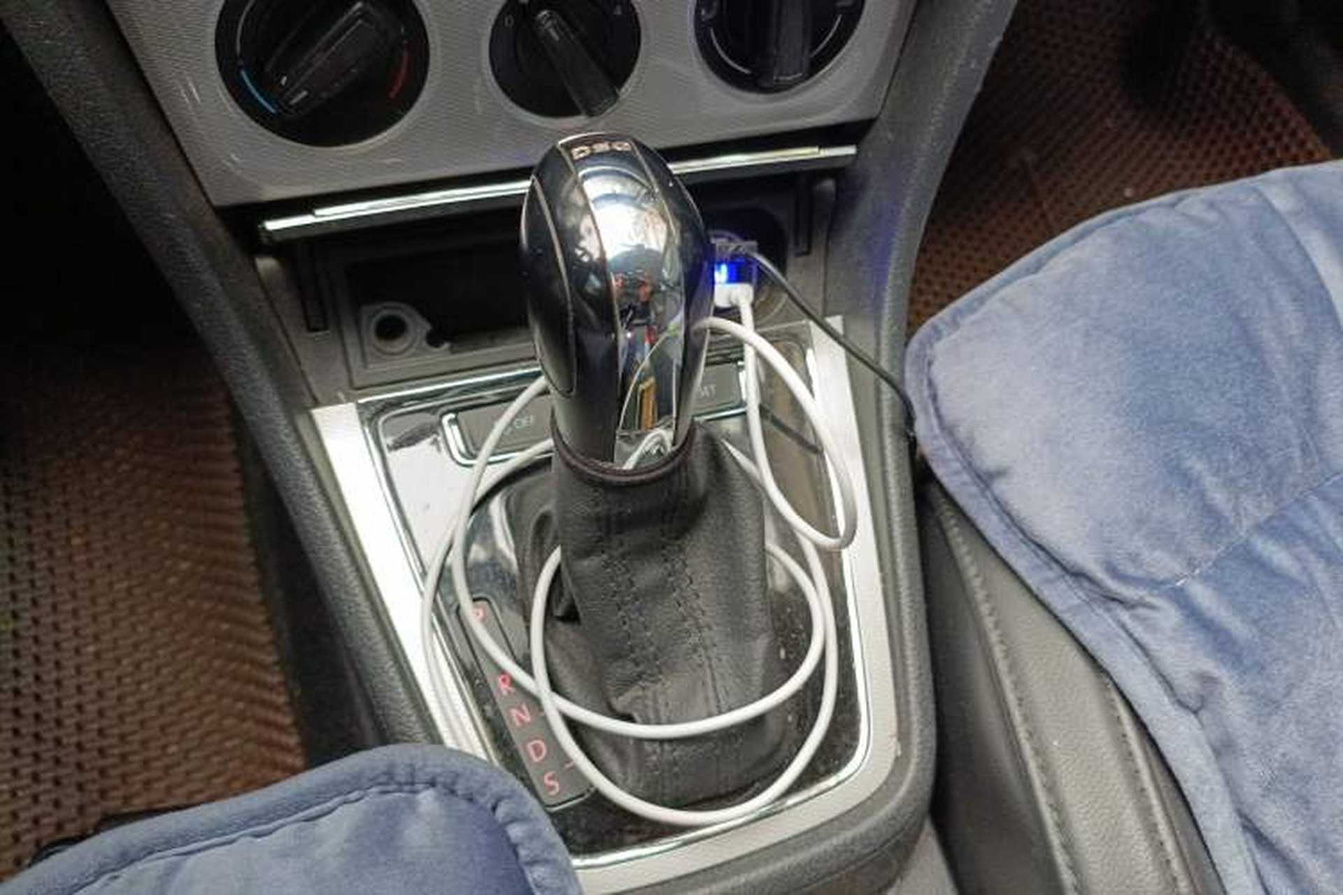 Used Volkswagen Gran Lavida 2013 1.4 TSI Automatic Comfort Model Gear Lever