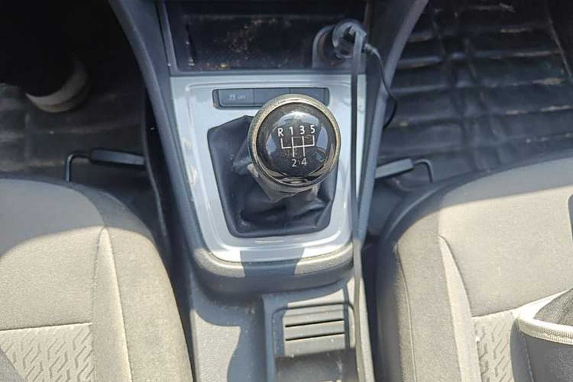 Used Volkswagen Gran Lavida 2013 1.6L Manual Fashion Model Gear Lever