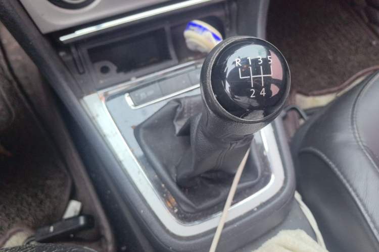 Used Volkswagen Gran Lavida 2013 1.4 TSI Manual Comfort Model Gear Lever