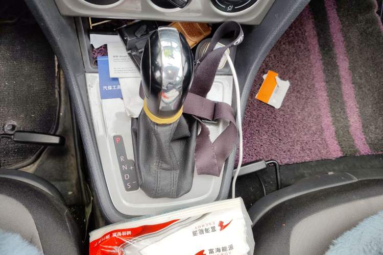 Used Volkswagen Gran Lavida 2013 1.6L Automatic Fashion Model Gear Lever