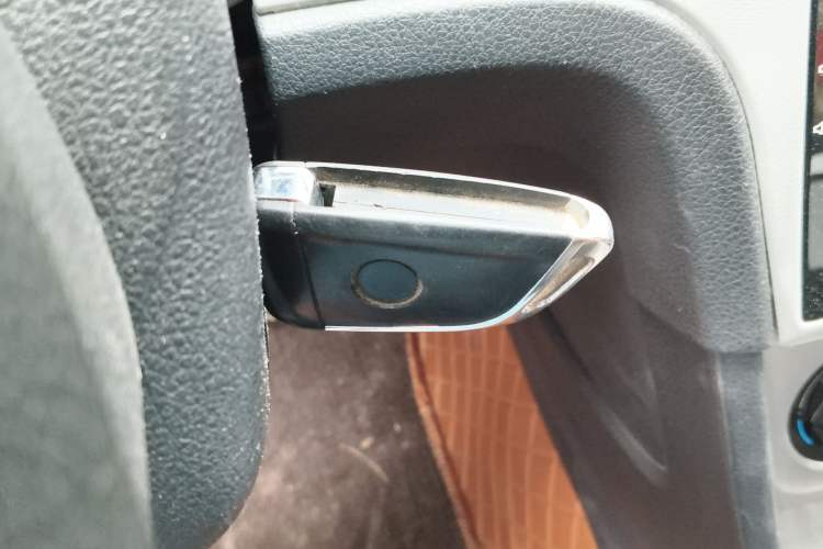 Used Volkswagen Gran Lavida 2013 1.6L Automatic Comfort Model Gear Lever