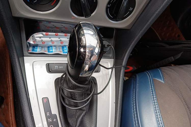 Used Volkswagen Gran Lavida 2013 1.6L Automatic Fashion Model Gear Lever