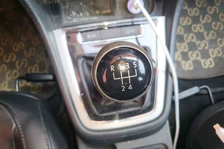 Used Volkswagen Gran Lavida 2013 1.6L Manual Comfort Model Gear Lever