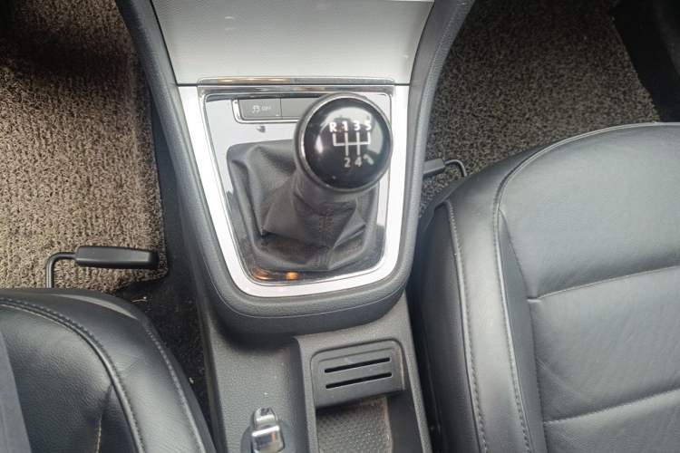 Used Volkswagen Gran Lavida 2013 1.6L Manual Comfort Model Gear Lever