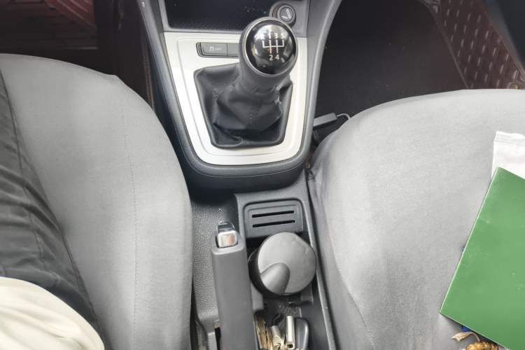 Used Volkswagen Gran Lavida 2013 1.6L Manual Fashion Model Gear Lever
