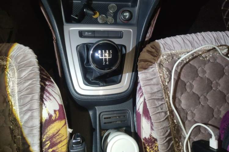 Used Volkswagen Gran Lavida 2013 1.6L Manual Fashion Model Gear Lever