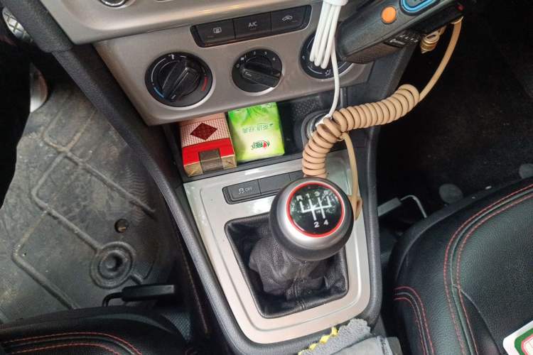 Used Volkswagen Gran Lavida 2013 1.6L Manual Fashion Model Gear Lever