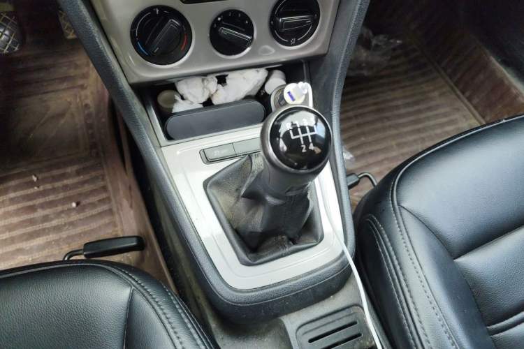 Used Volkswagen Gran Lavida 2013 1.6L Manual Fashion Model Gear Lever