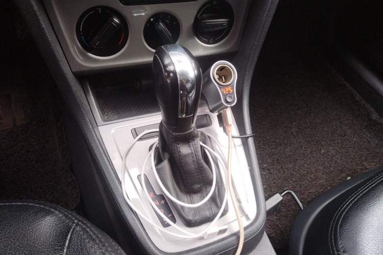 Used Volkswagen Gran Lavida 2013 1.6L Automatic Fashion Model Gear Lever
