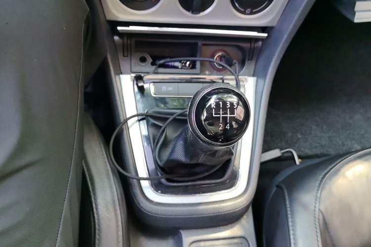 Used Volkswagen Gran Lavida 2013 1.4 TSI Manual Comfort Model Gear Lever