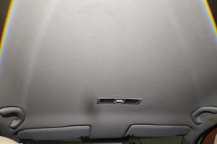 Used Volkswagen Gran Lavida 2013 1.6L Automatic Fashion Model Headliner
