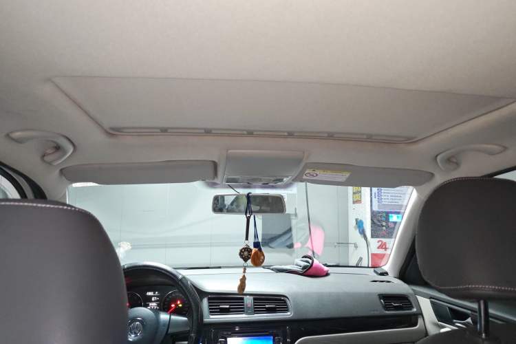 Used Volkswagen Gran Lavida 2013 1.6L Automatic Comfort Model Headliner
