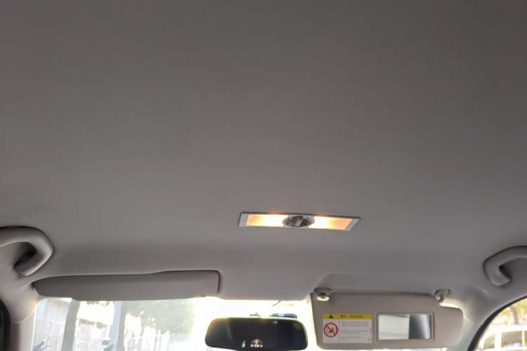 Used Volkswagen Gran Lavida 2013 1.6L Automatic Fashion Model Headliner