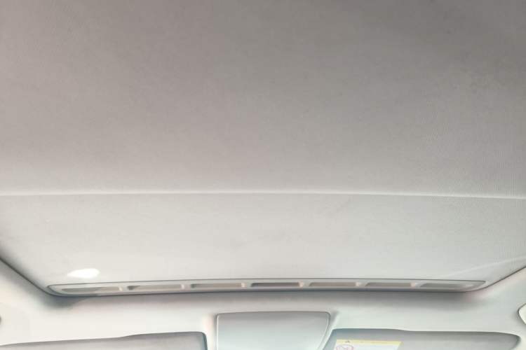 Used Volkswagen Gran Lavida 2013 1.6L Automatic Comfort Model Headliner