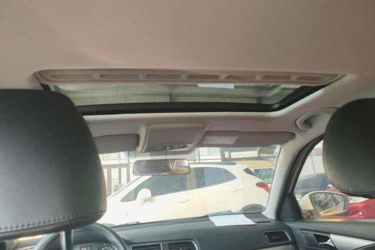 Used Volkswagen Gran Lavida 2013 1.6L Automatic Comfort Model Headliner