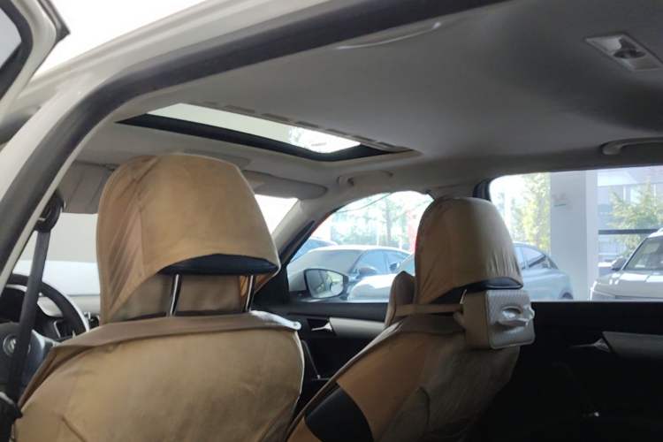 Used Volkswagen Gran Lavida 2013 1.6L Automatic Comfort Model Headliner