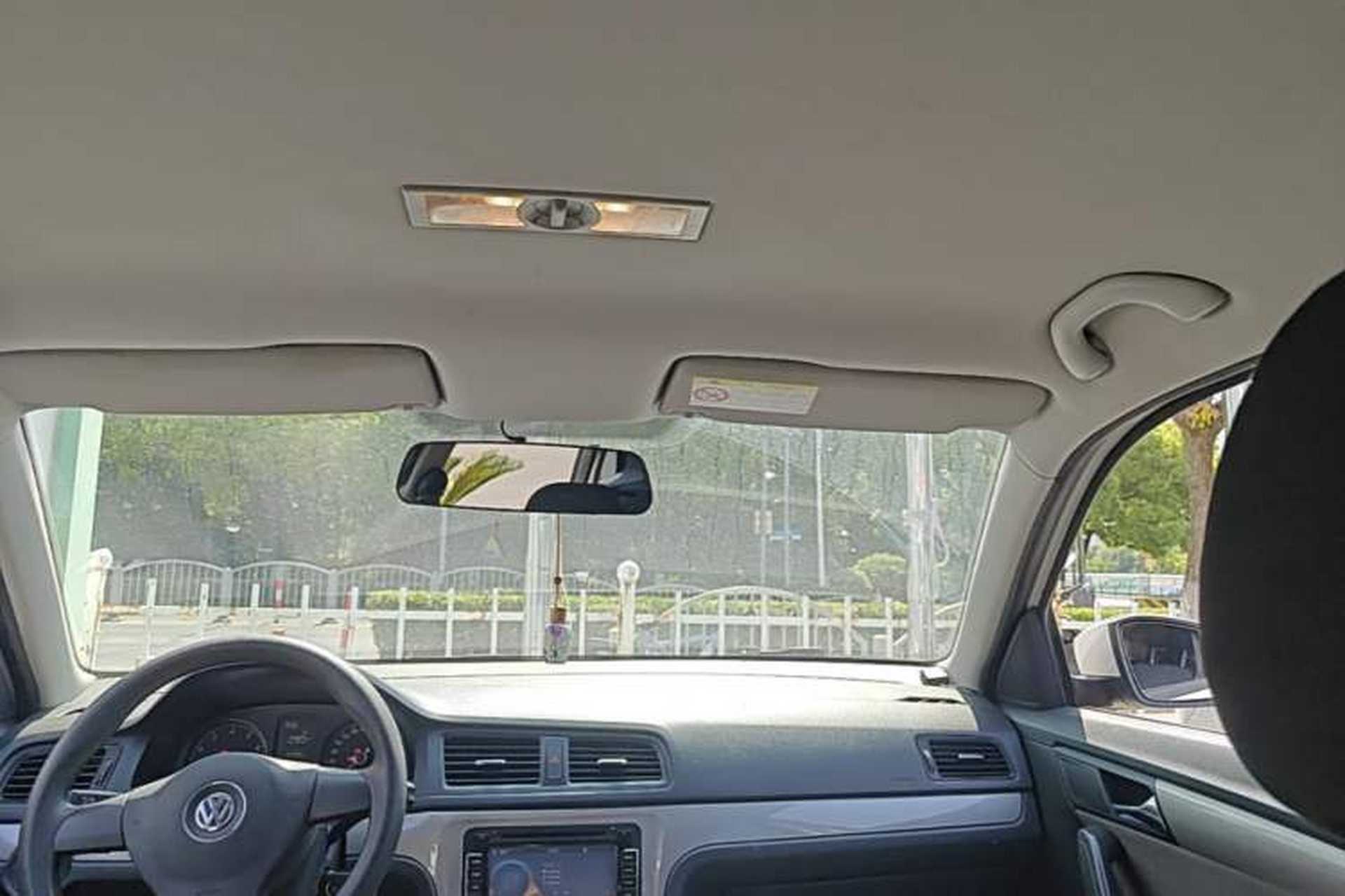 Used Volkswagen Gran Lavida 2013 1.6L Manual Fashion Model Headliner