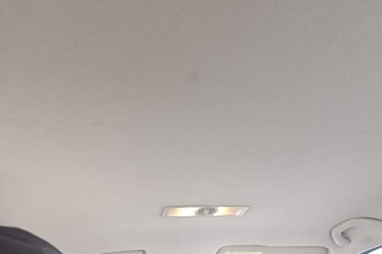 Used Volkswagen Gran Lavida 2013 1.6L Automatic Fashion Model Headliner