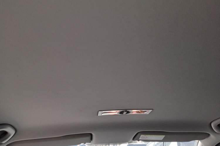 Used Volkswagen Gran Lavida 2013 1.6L Automatic Fashion Model Headliner
