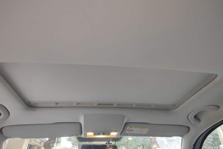 Used Volkswagen Gran Lavida 2013 1.6L Automatic Comfort Model Headliner