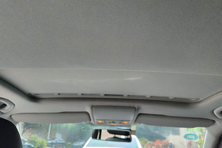 Used Volkswagen Gran Lavida 2013 1.6L Automatic Comfort Model Headliner