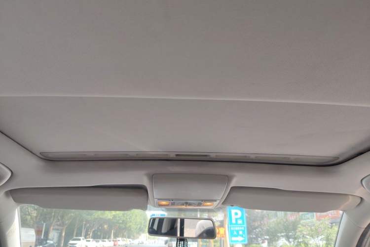 Used Volkswagen Gran Lavida 2013 1.6L Manual Comfort Model Headliner