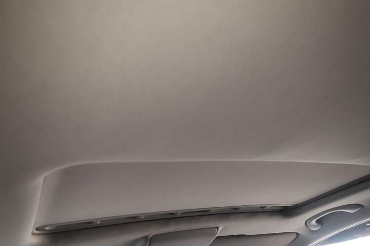 Used Volkswagen Gran Lavida 2013 1.6L Automatic Comfort Model Headliner