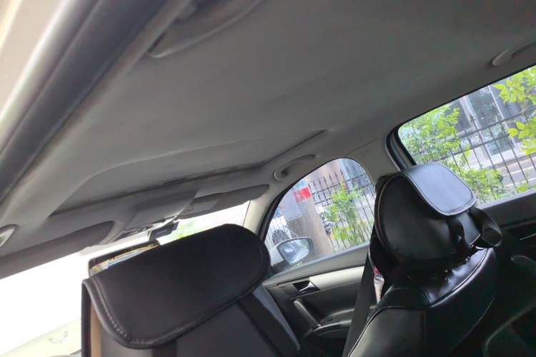 Used Volkswagen Gran Lavida 2013 1.6L Automatic Comfort Model Headliner