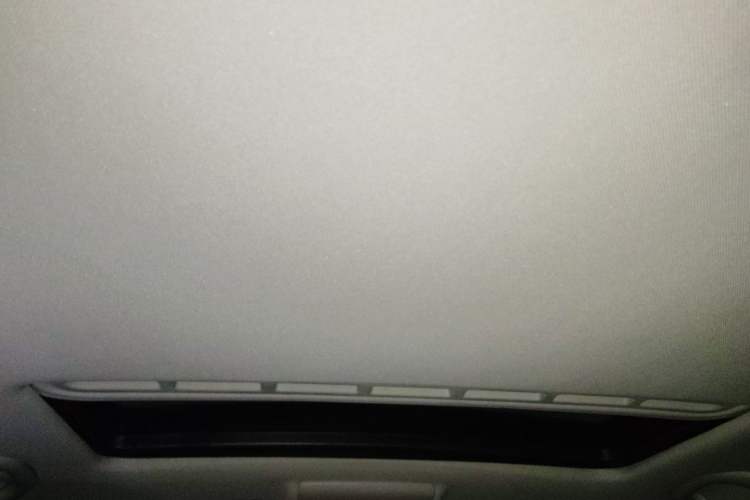 Used Volkswagen Gran Lavida 2013 1.6L Automatic Comfort Model Headliner