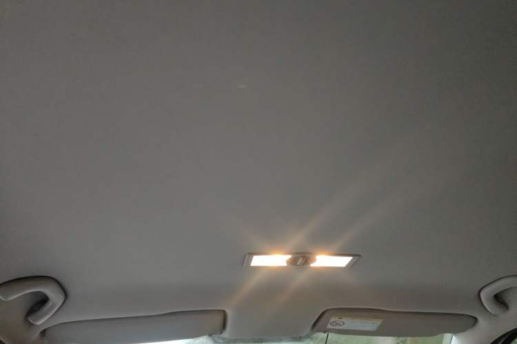 Used Volkswagen Gran Lavida 2013 1.6L Automatic Fashion Model Headliner