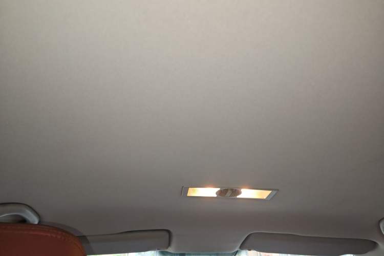 Used Volkswagen Gran Lavida 2013 1.6L Automatic Fashion Model Headliner