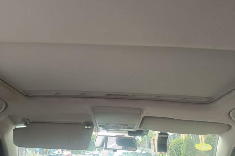 Used Volkswagen Gran Lavida 2013 1.6L Manual Fashion Model Headliner