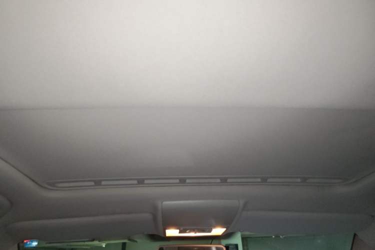 Used Volkswagen Gran Lavida 2013 1.6L Automatic Comfort Model Headliner