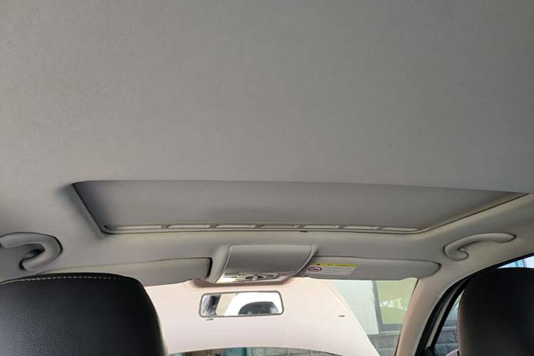 Used Volkswagen Gran Lavida 2013 1.6L Manual Comfort Model Headliner