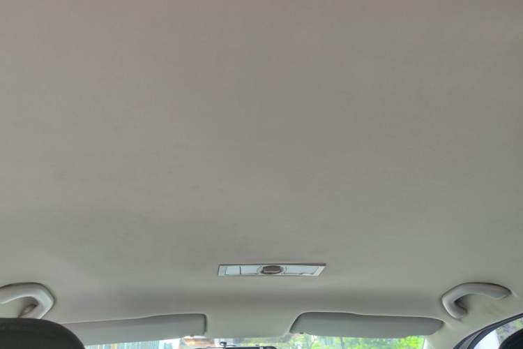 Used Volkswagen Gran Lavida 2013 1.6L Automatic Fashion Model Headliner
